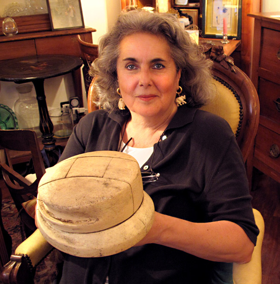 Marina Pavani: Antiques in Genova