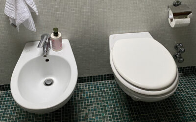 How does one use a bidet?