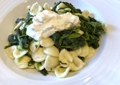 Orecchiette, cima di rapa, burrata